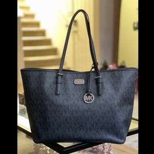 Michael Kors Jet Set Travel Large Carryall Tote